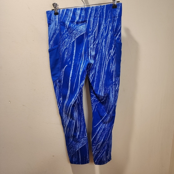 Sport Illustrated Women's High Rise Tummy Control Capri leggings size M - Picture 7 of 9